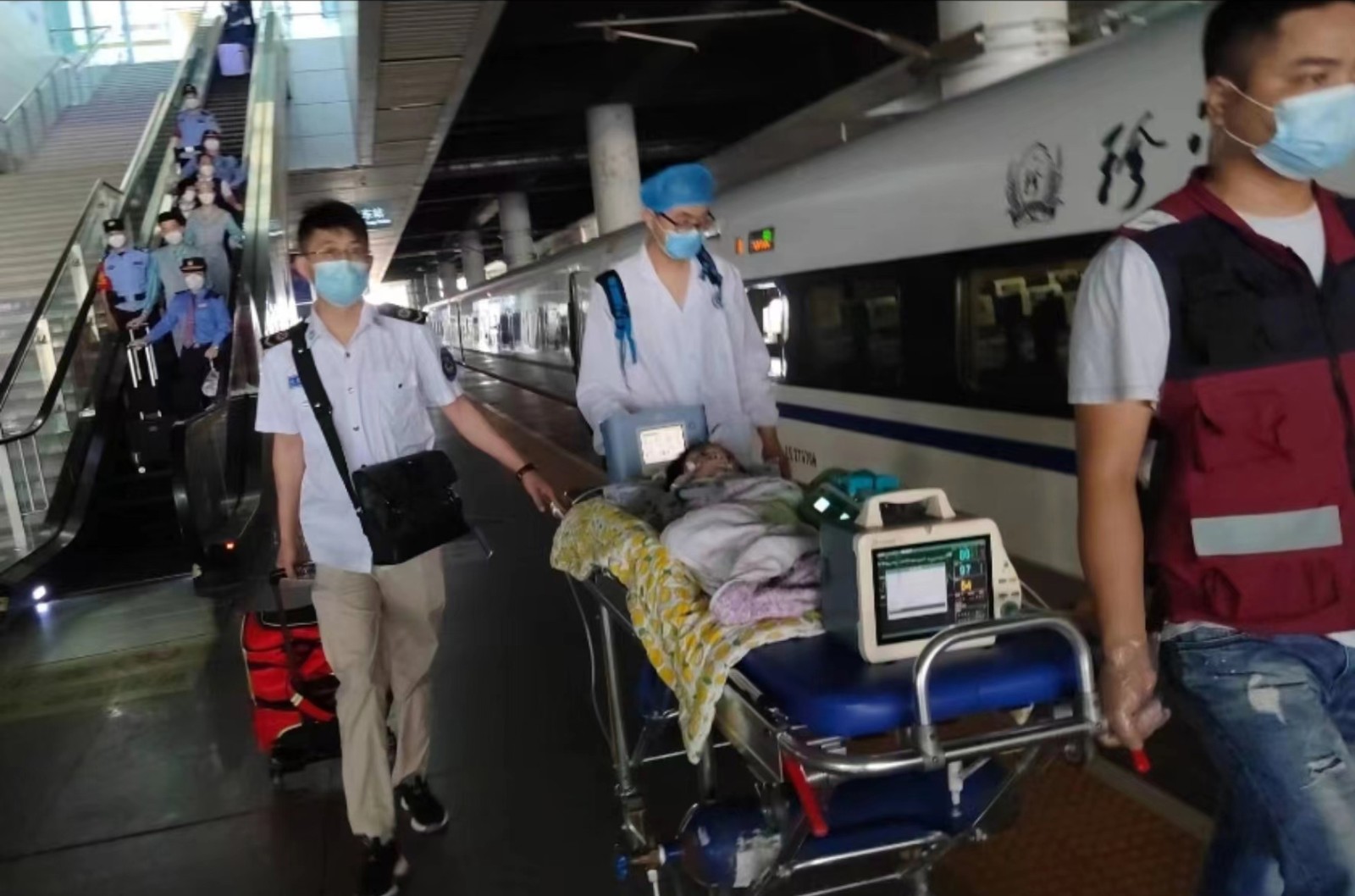 定安县高铁转运公司